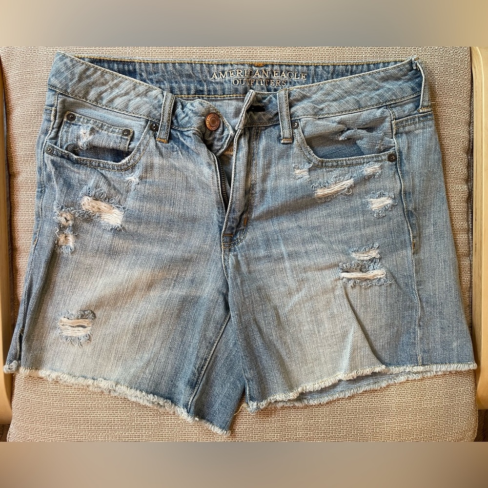 American Eagle Distressed Boyfriend Jean Short (8)